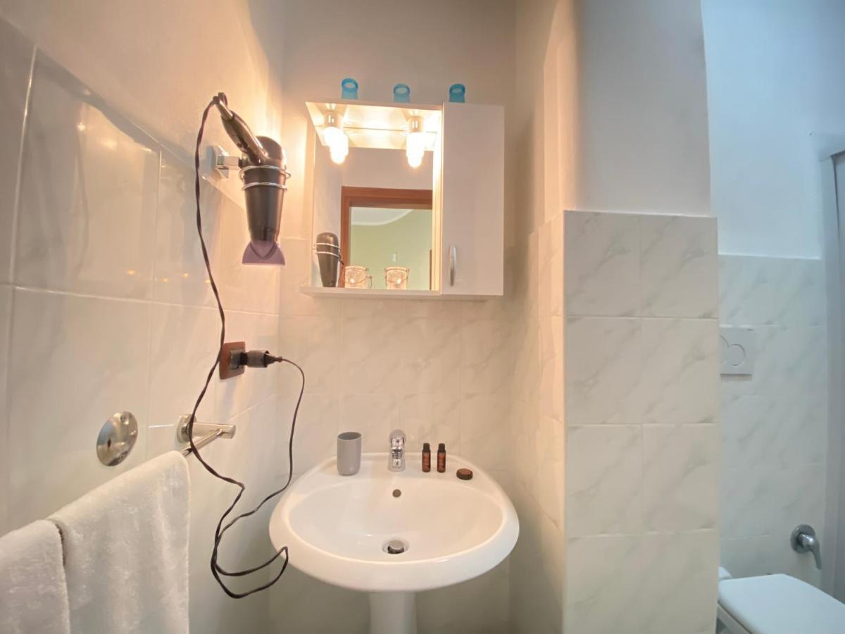 Maison Soleil Guest House กัลลีโปลี ภายนอก รูปภาพ