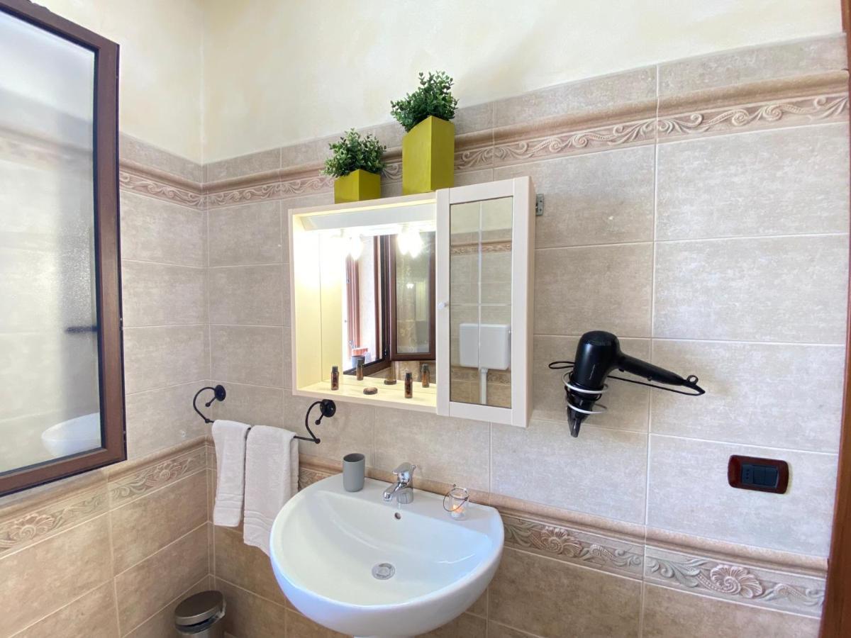 Maison Soleil Guest House กัลลีโปลี ภายนอก รูปภาพ