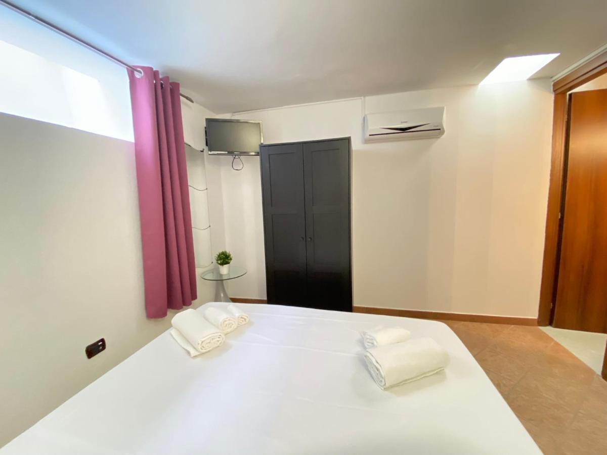 Maison Soleil Guest House กัลลีโปลี ภายนอก รูปภาพ