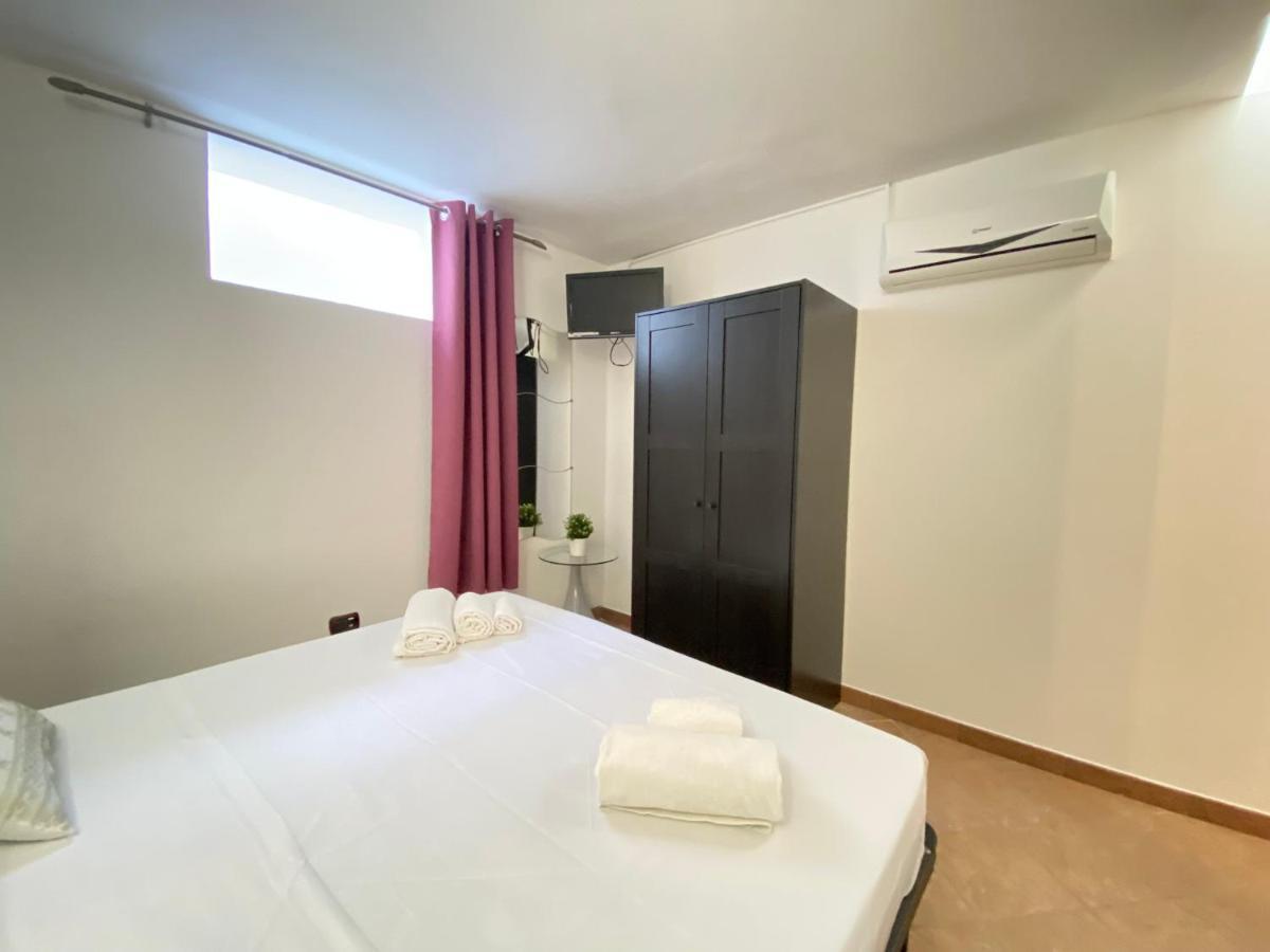 Maison Soleil Guest House กัลลีโปลี ภายนอก รูปภาพ